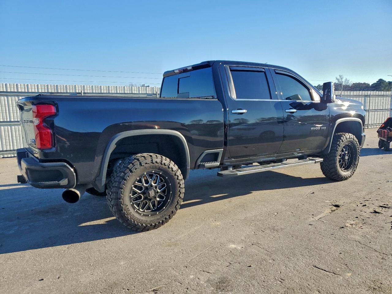 2022 Chevrolet Silverado K2500 High Country - Фото 3