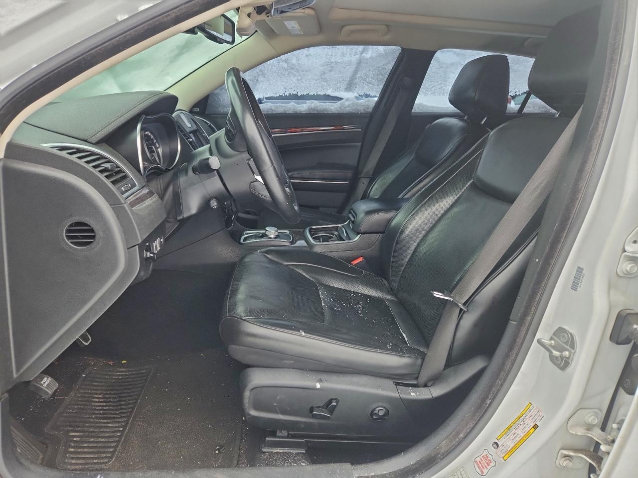 2020 Chrysler 300 Limited - Image 7