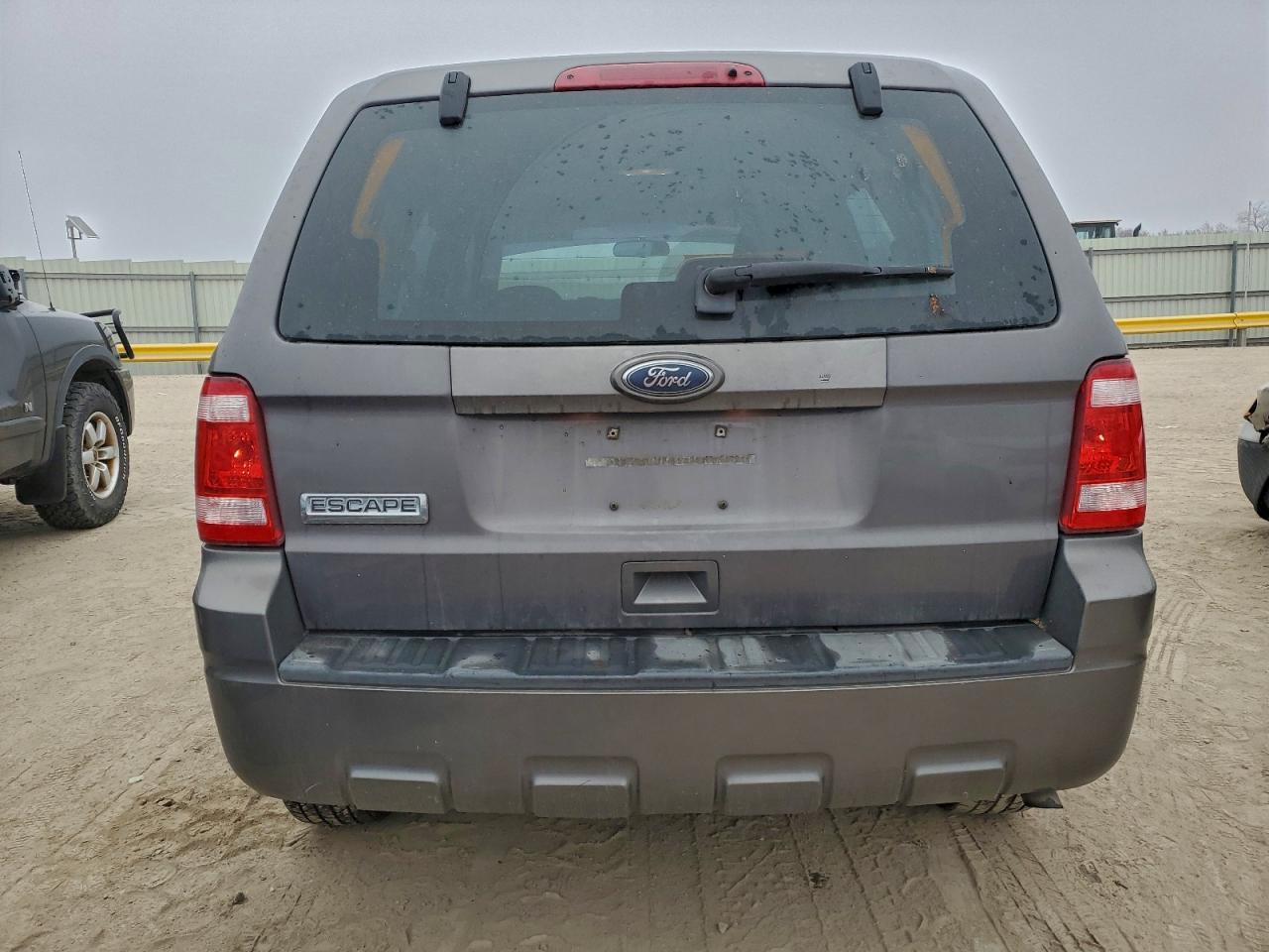 2011 Ford Escape Xls - Фото 6