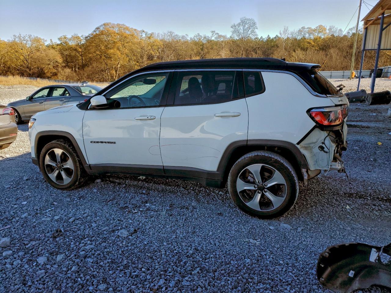 2018 Jeep Compass Latitude - Image 2