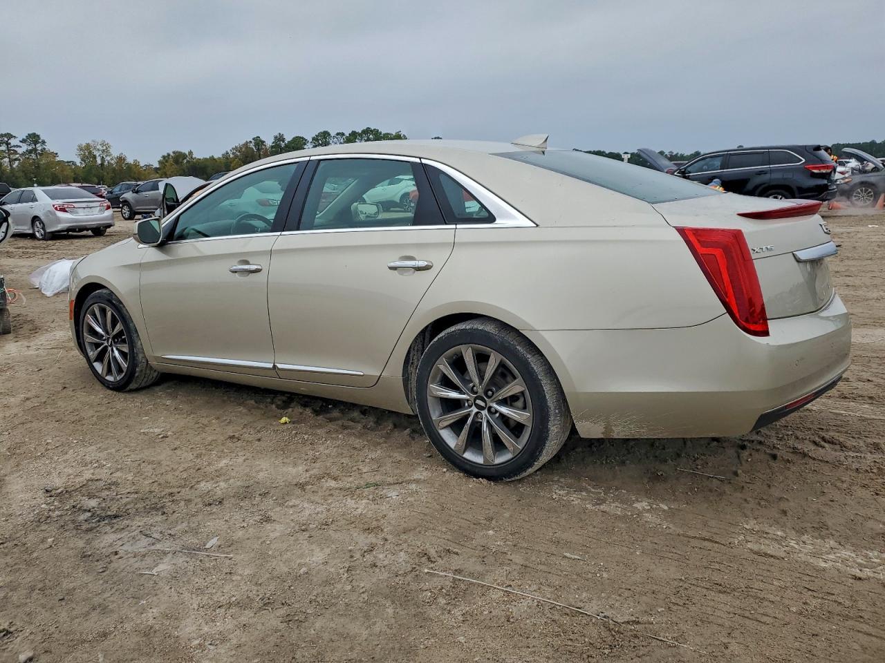 2016 Cadillac Xts - Image 2