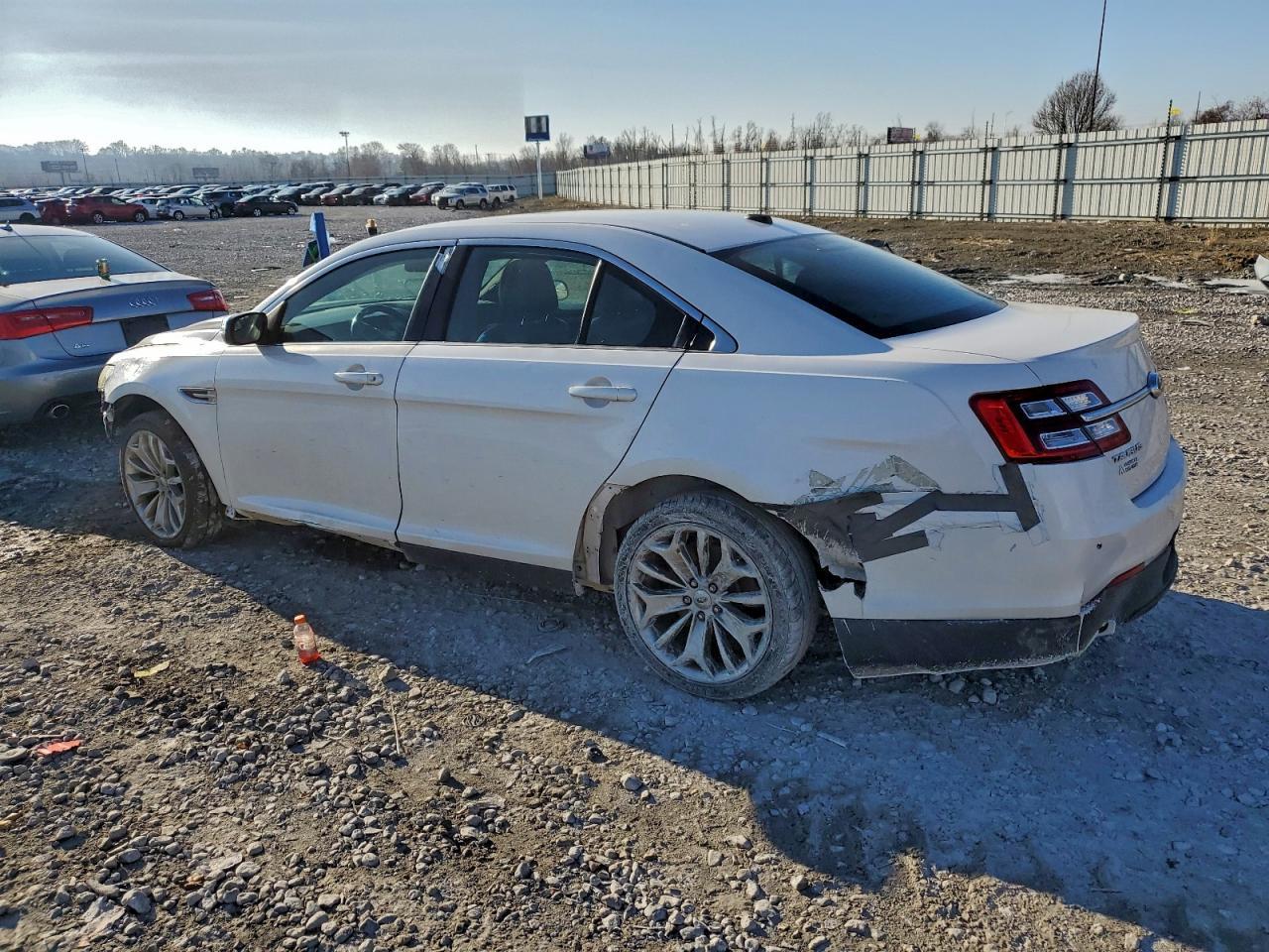 2014 Ford Taurus Limited - Фото 2