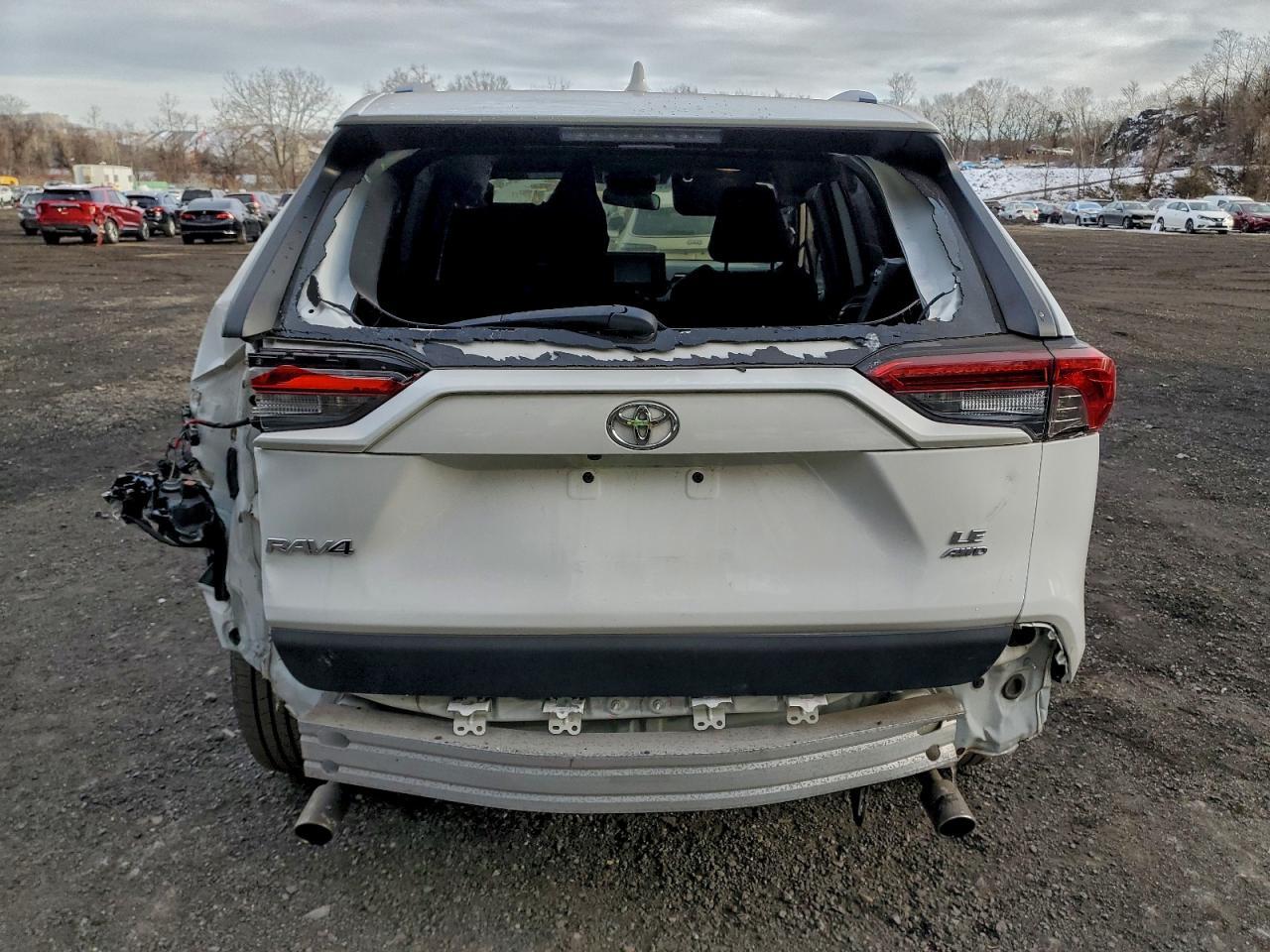 2021 Toyota Rav4 Le - Фото 6