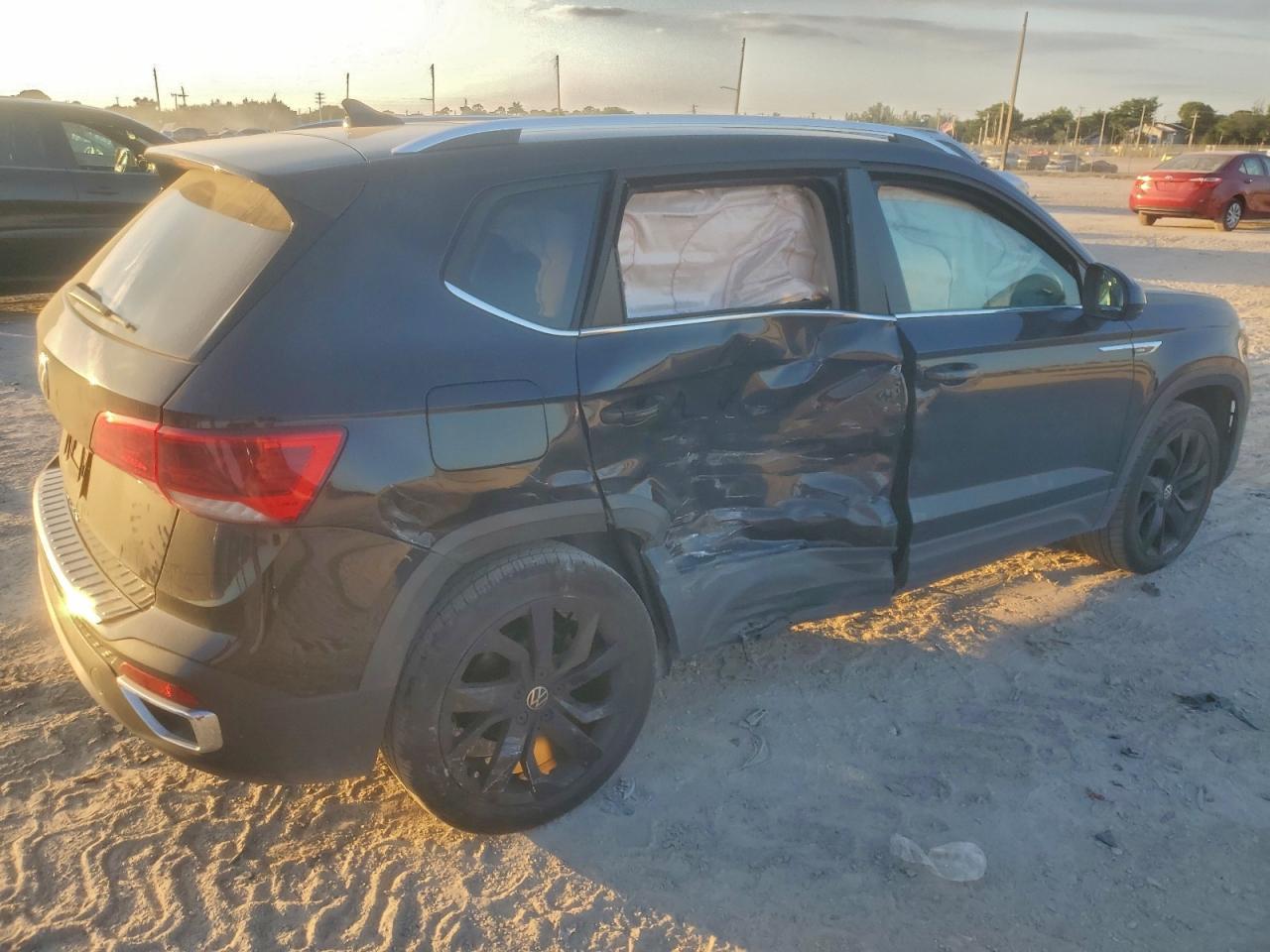 2022 Volkswagen Taos Se Iq Drive - Image 3