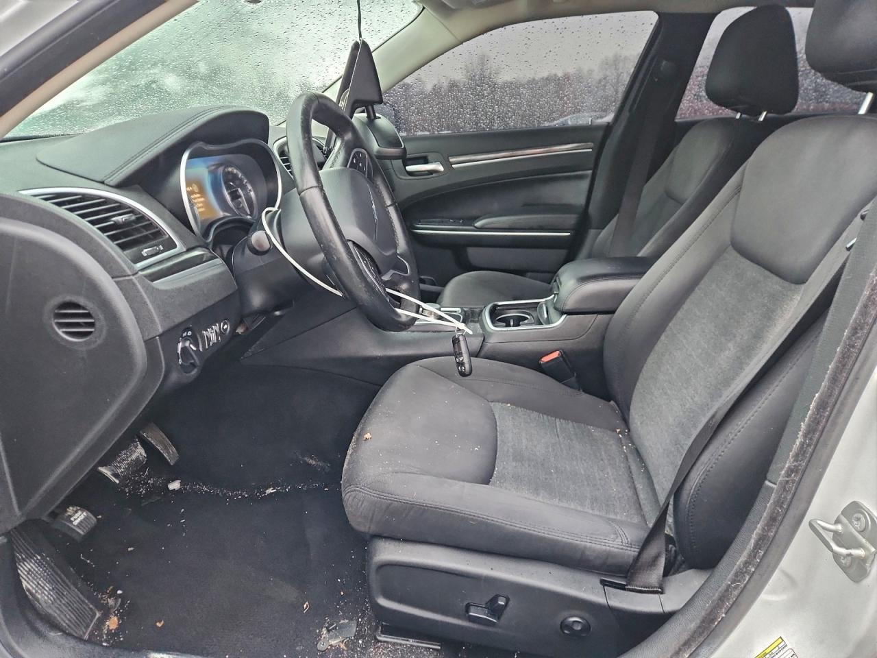 2019 Chrysler 300 Touring - Фото 7