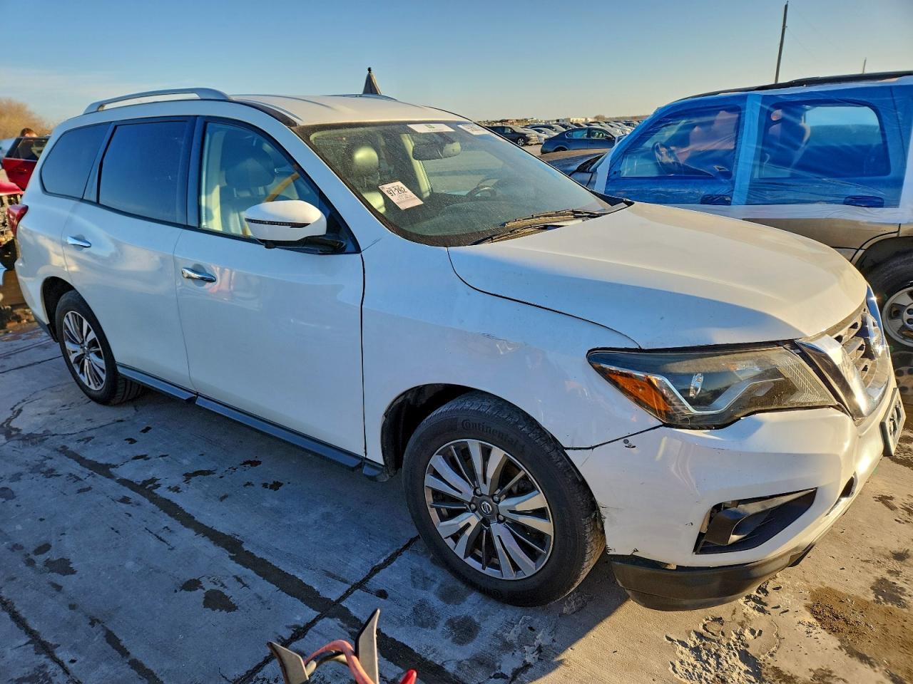 2019 Nissan Pathfinder S - Фото 4