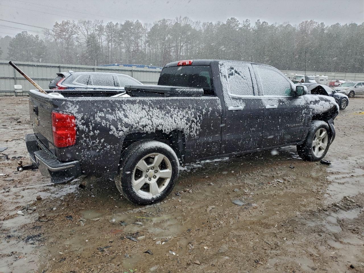 2015 Chevrolet Silverado C1500 - Image 3