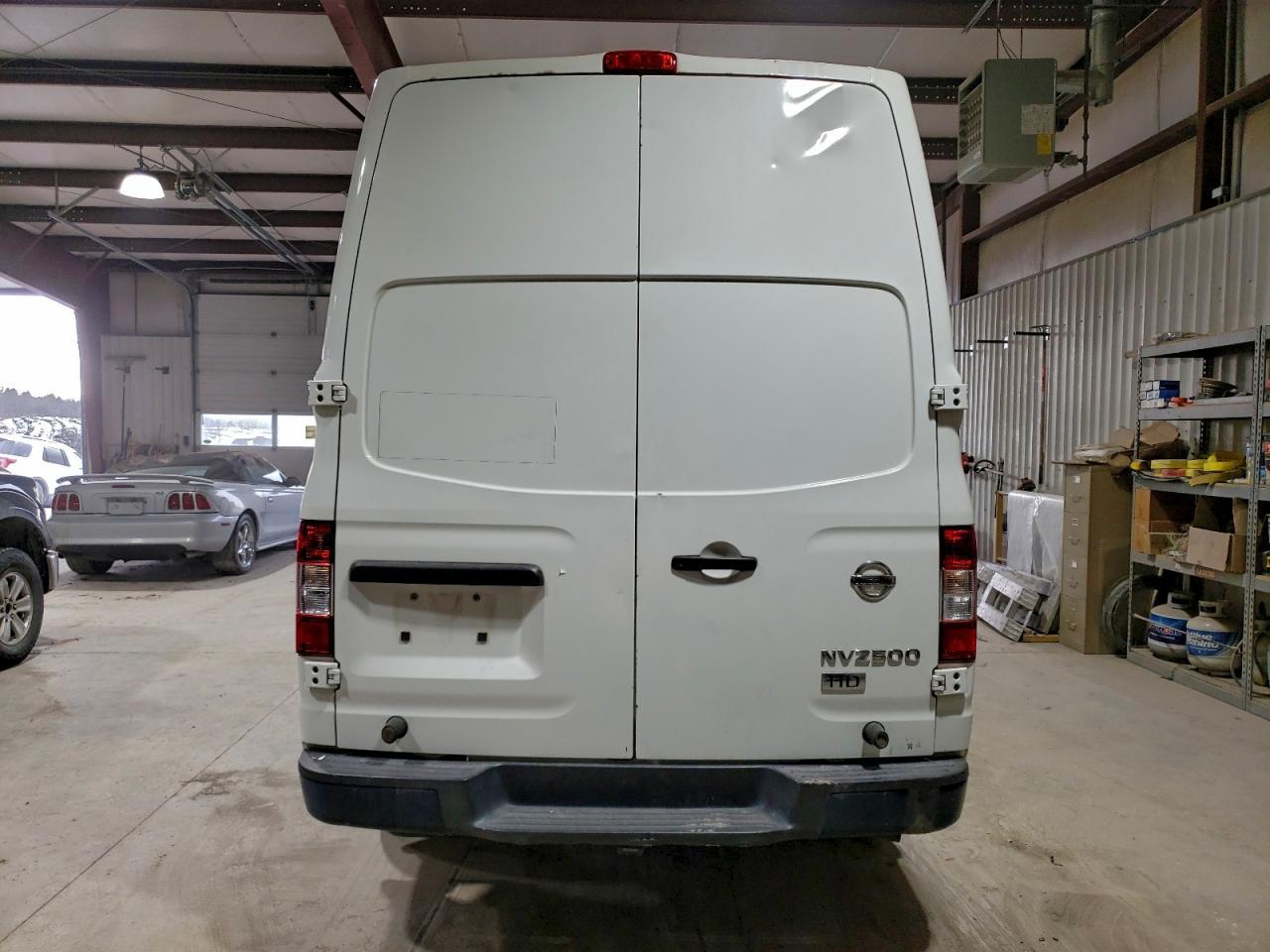 2016 Nissan Nv 2500 - Refrigerated Delivery Van - Фото 6