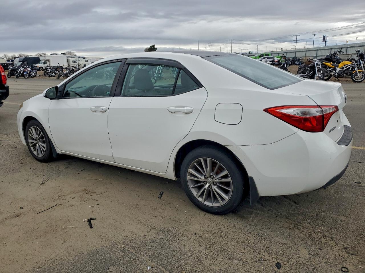 2014 Toyota Corolla L - Фото 2
