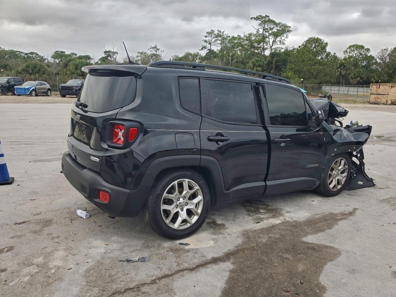 2017 Jeep Renegade Latitude - Фото 3