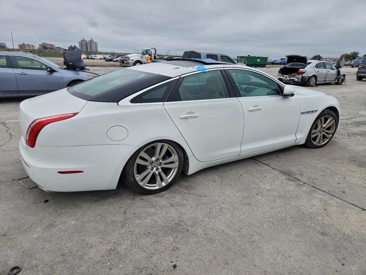 2012 Jaguar Xj - Фото 3