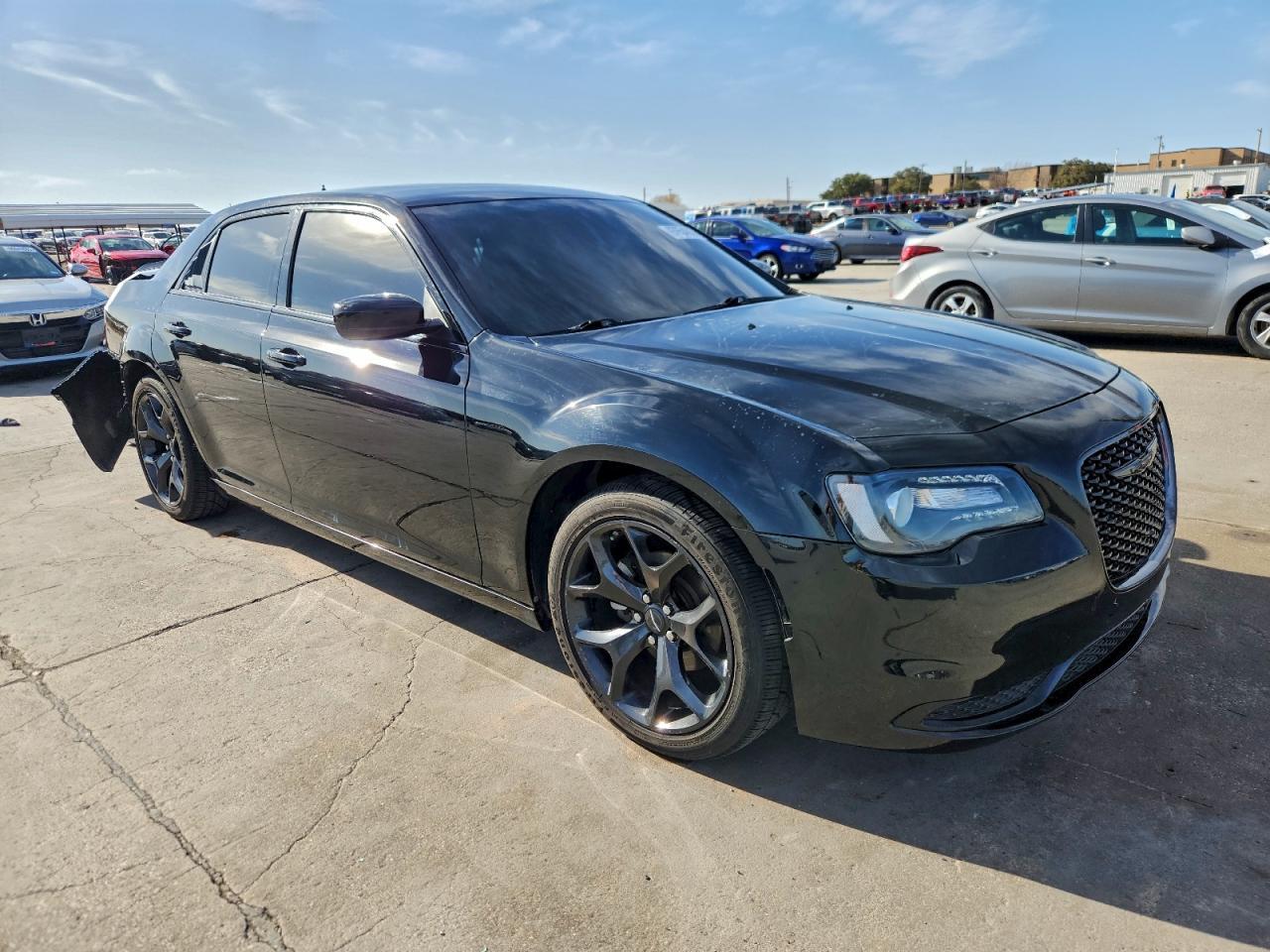 2022 Chrysler 300 Touring - Фото 4