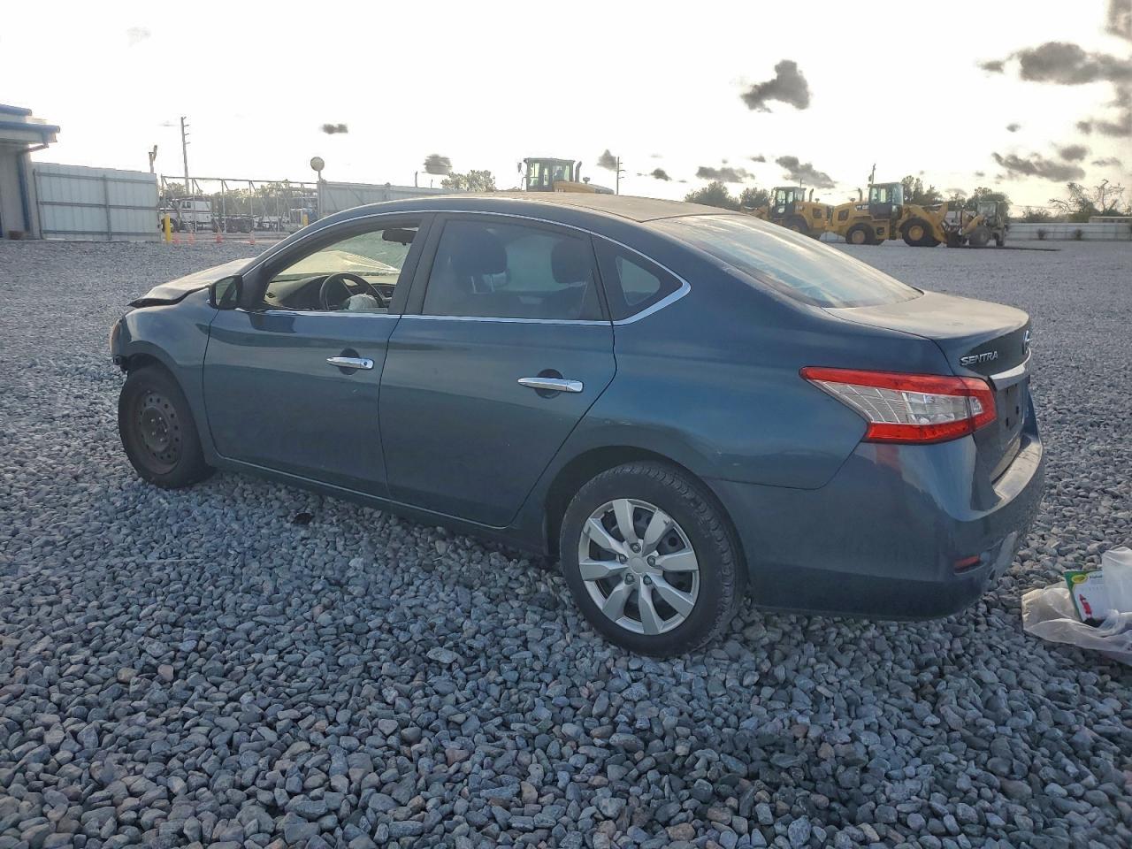 2014 Nissan Sentra S - Фото 2