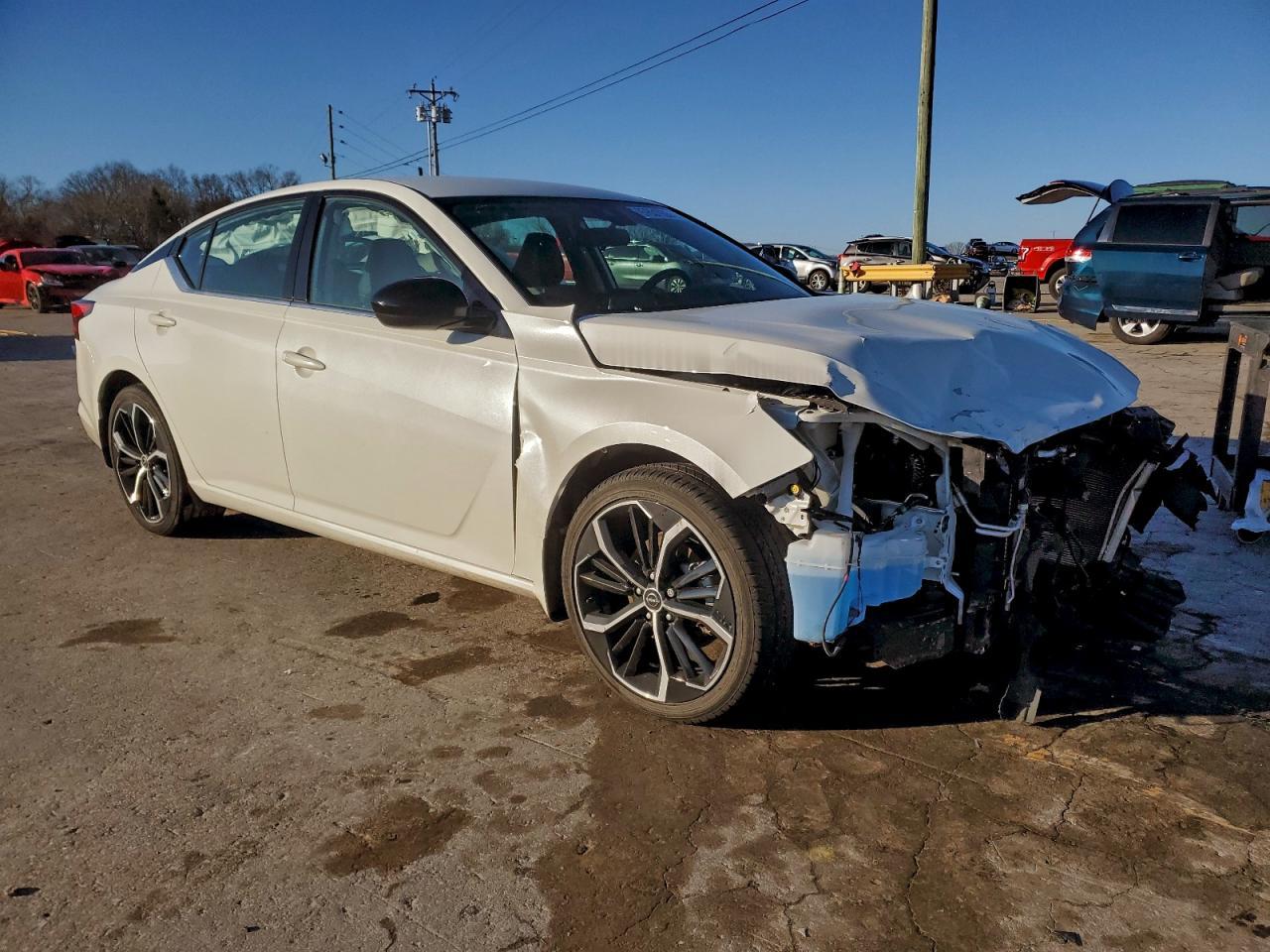 2024 Nissan Altima Sr - Фото 4