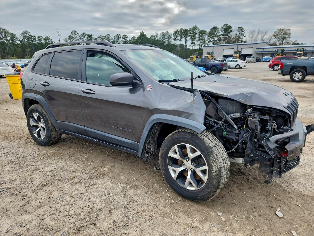 2014 Jeep Cherokee Trailhawk - Image 4