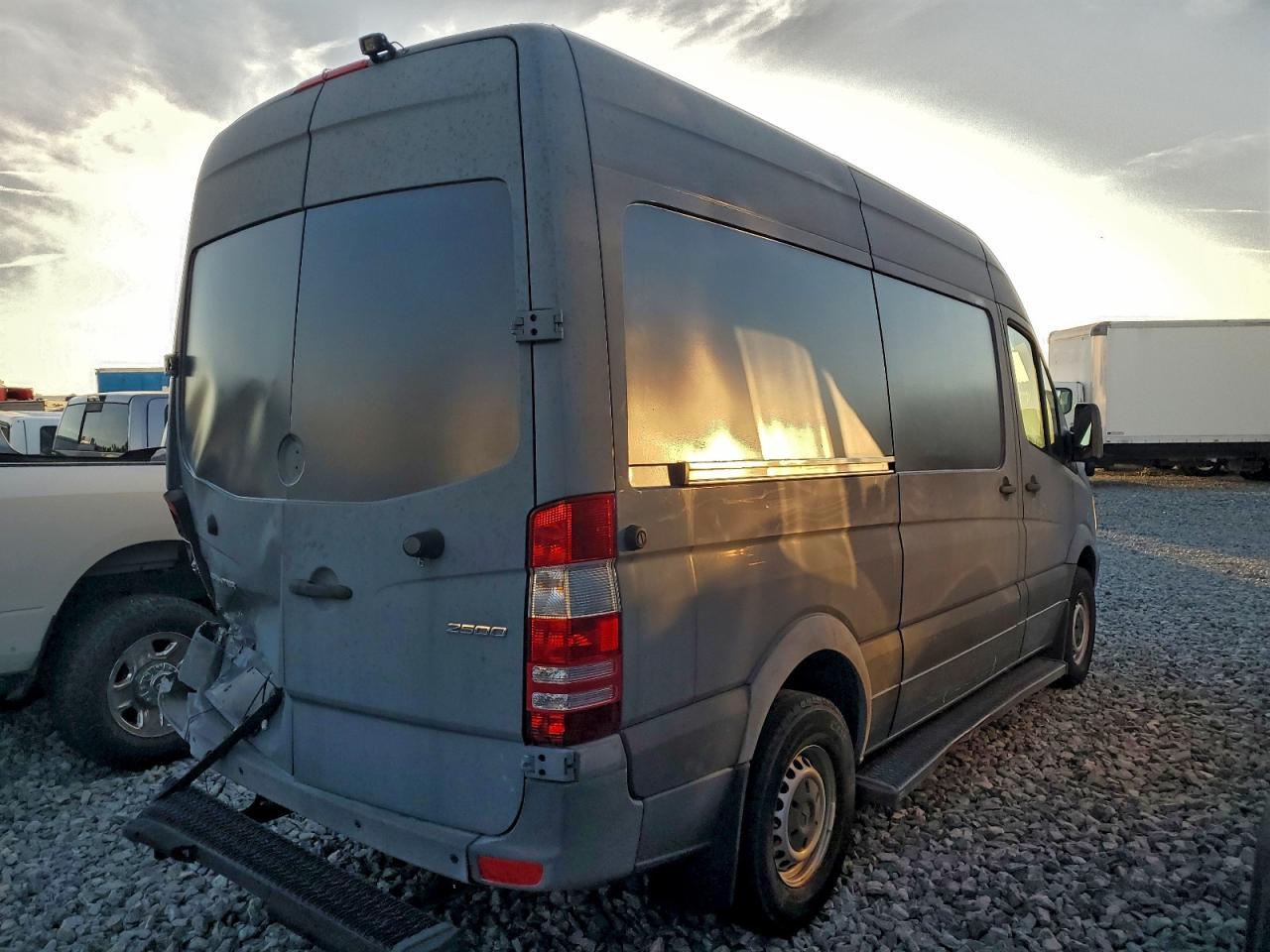 2018 Mercedes-Benz Sprinter 2500 - Фото 3