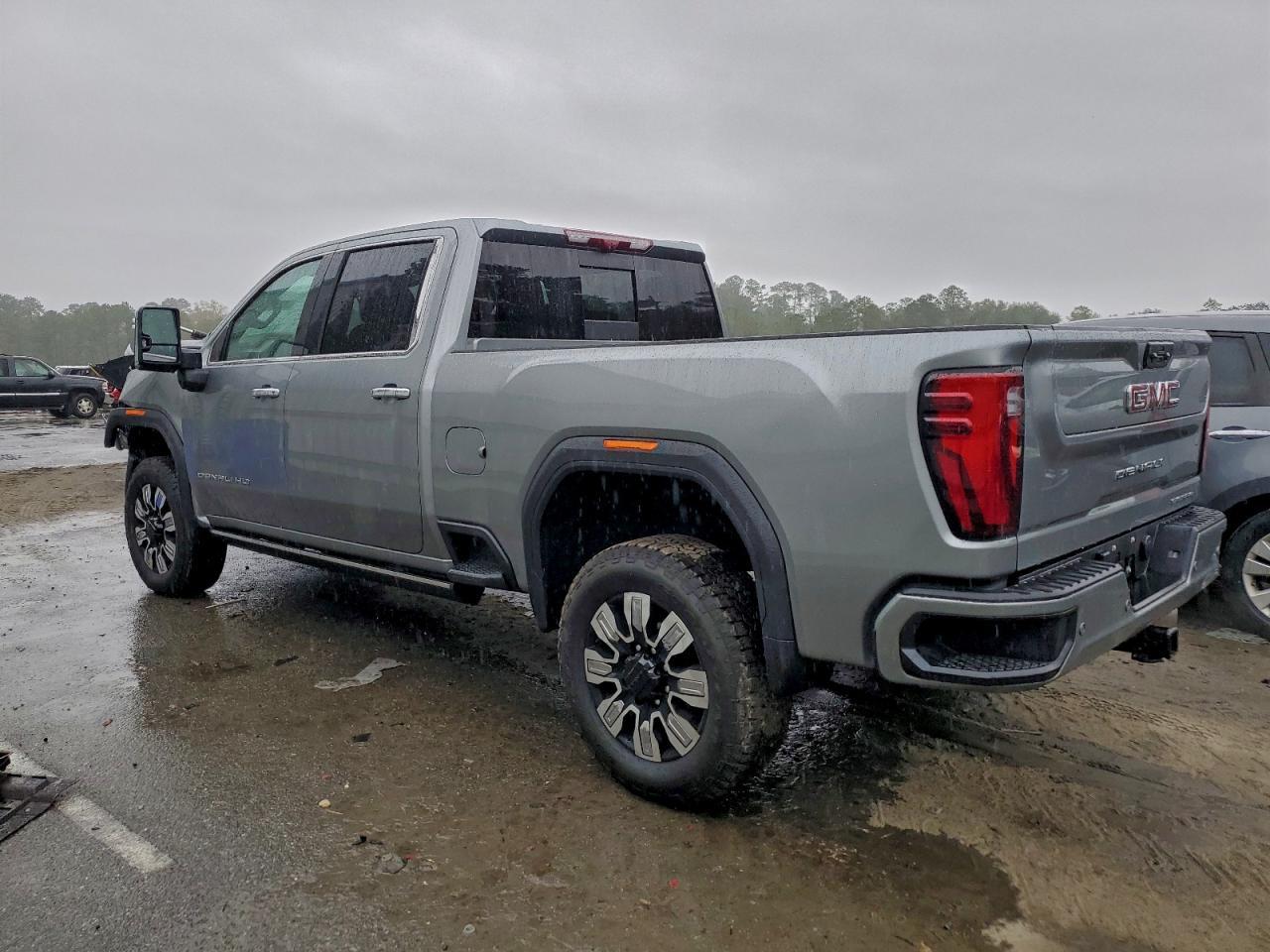 2025 GMC Sierra K2500 Denali - Image 2