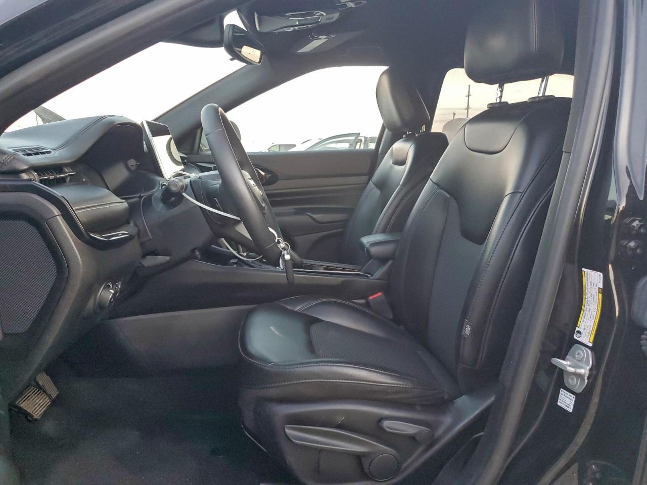 2022 Jeep Compass Latitude - Image 7
