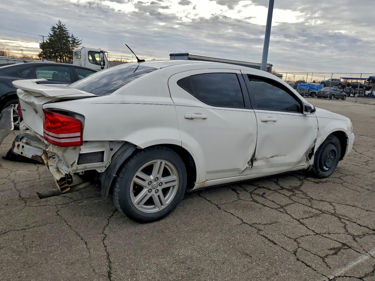 2010 Dodge Avenger R/T - Фото 3