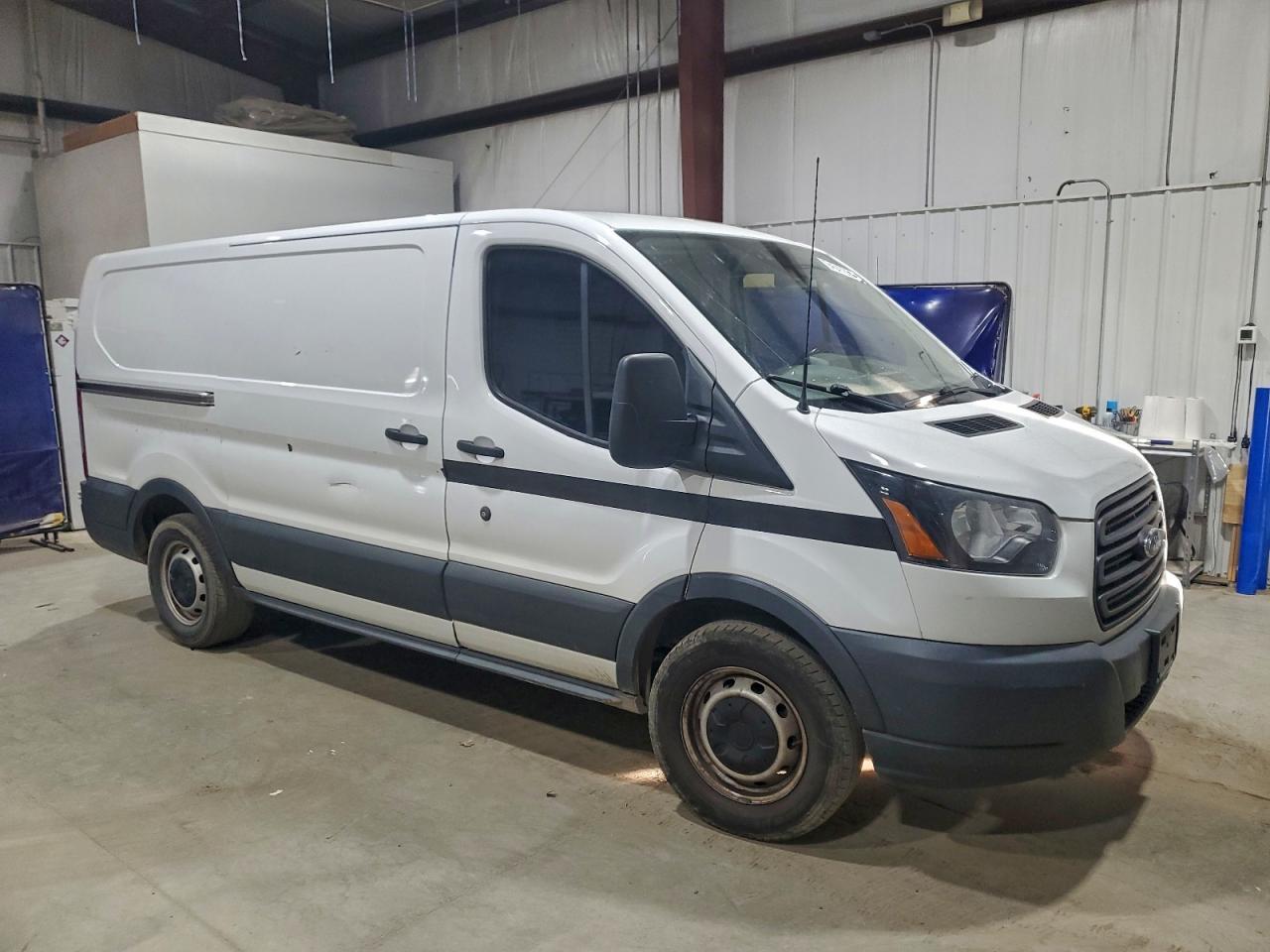 2017 Ford Transit 150 Utility / Service Van - Фото 4