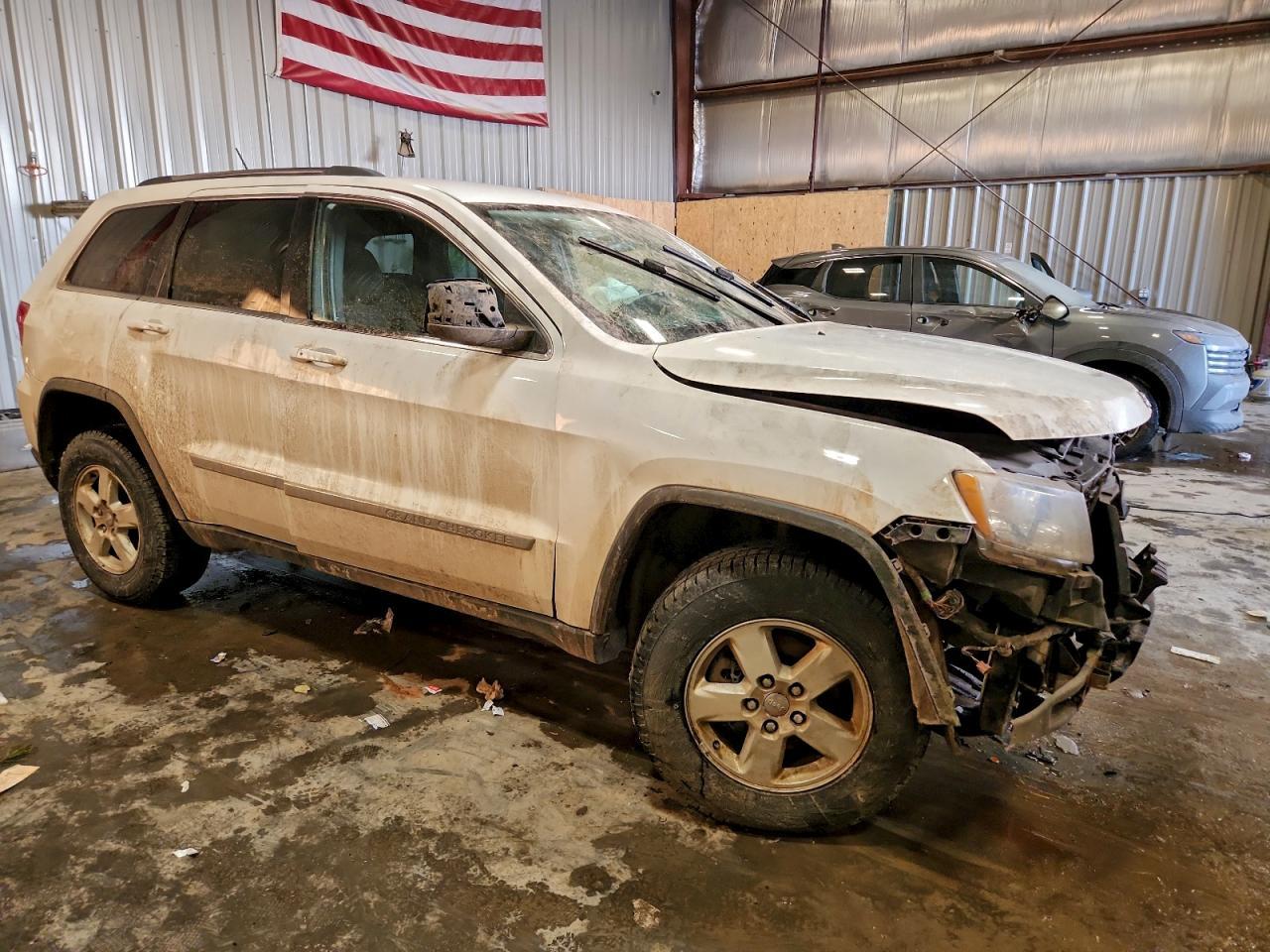 2013 Jeep Grand Cherokee Laredo - Image 4