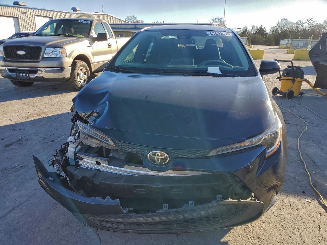 2020 Toyota Corolla Le - Фото 5