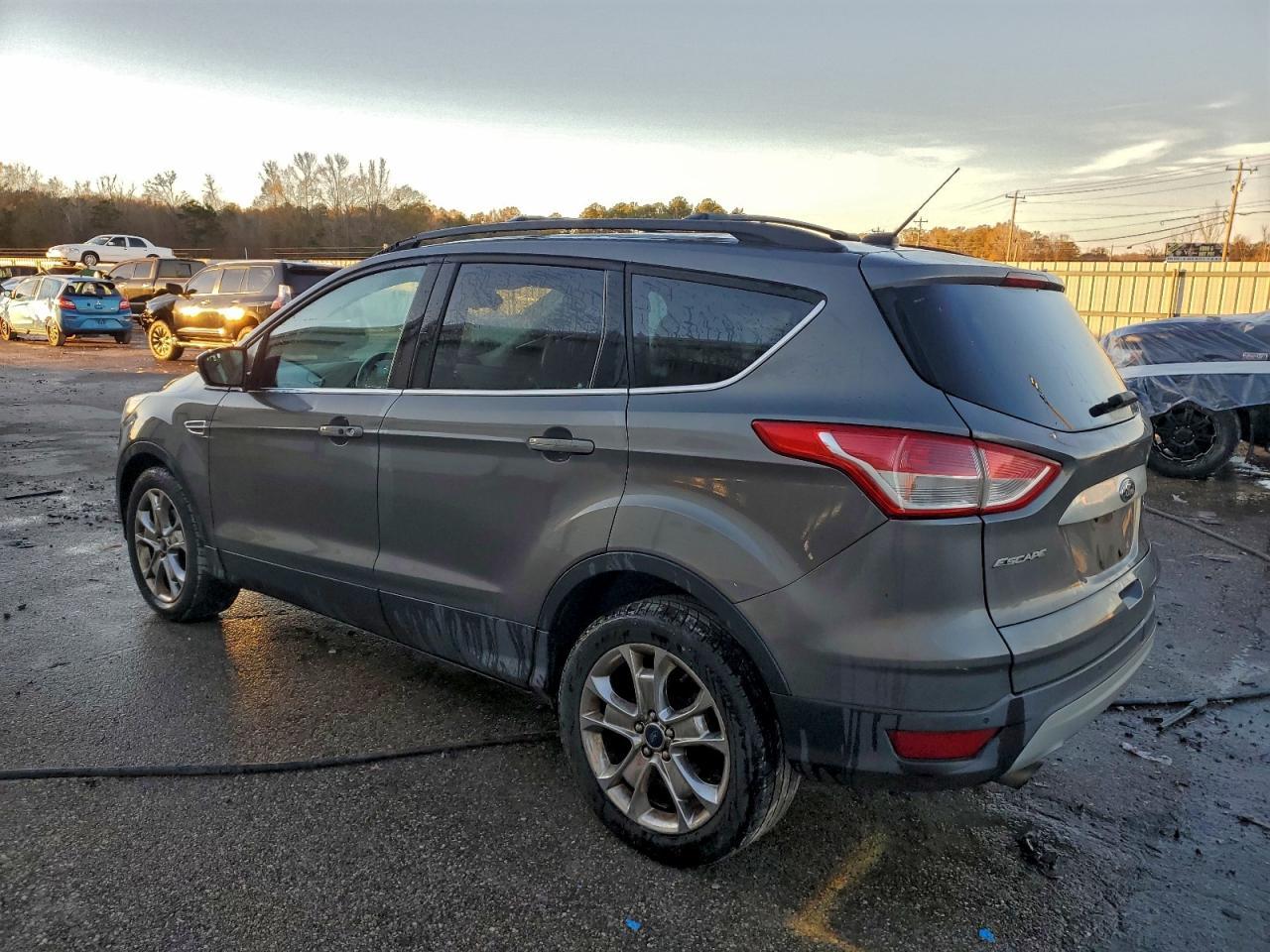 2013 Ford Escape Sel - Фото 2