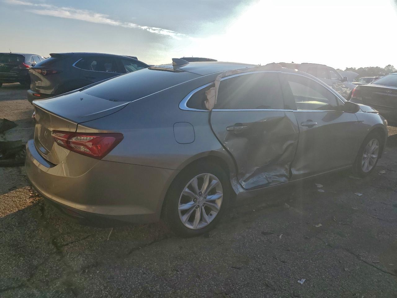 2022 Chevrolet Malibu Lt - Image 3