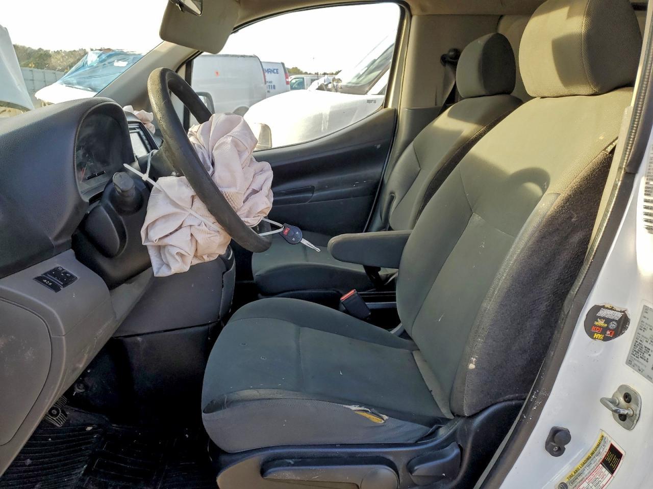 2015 Nissan Nv200 2.5S - Фото 7