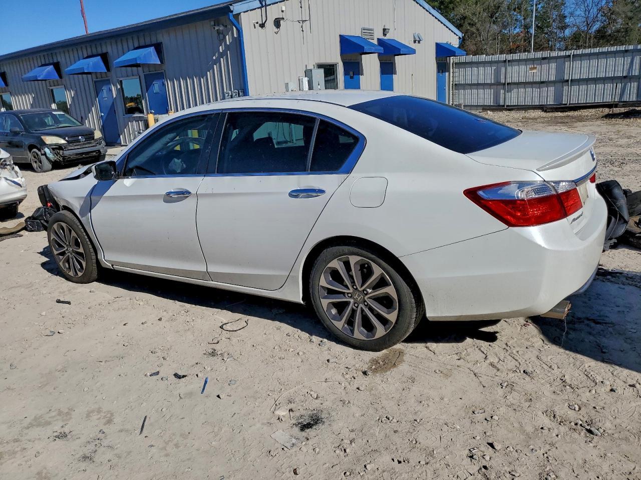 2015 Honda Accord Sport - Image 2