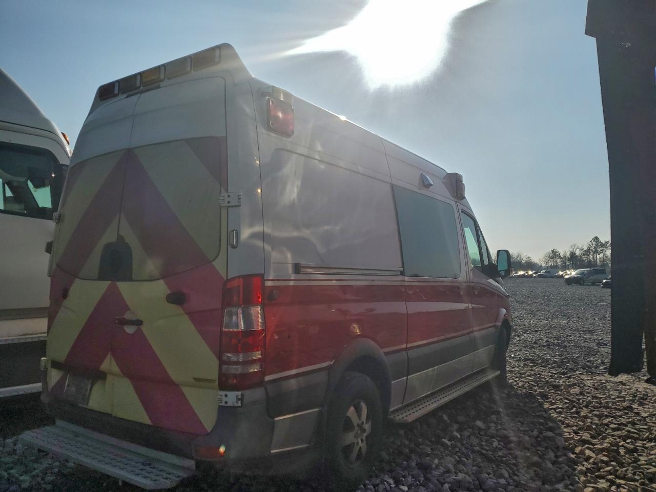 2012 Mercedes Benz Sprinter 2500 Ambulance - Фото 3
