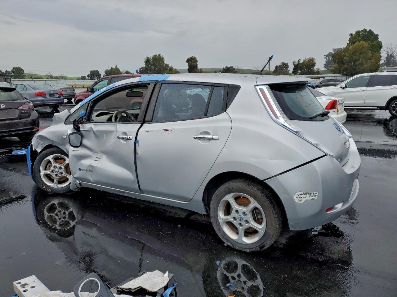2012 Nissan Leaf Sv - Image 2