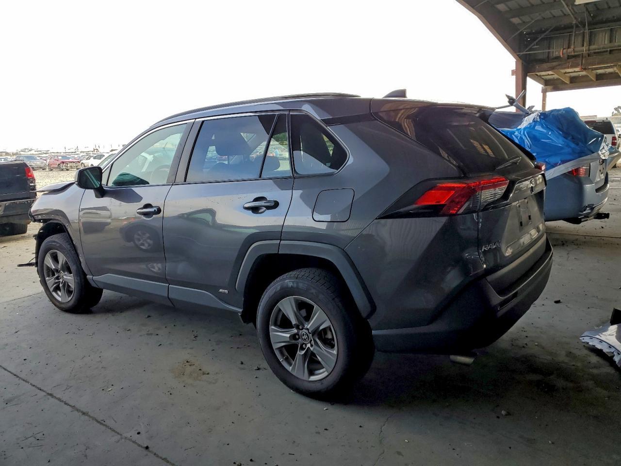 2022 Toyota Rav4 Le - Фото 2
