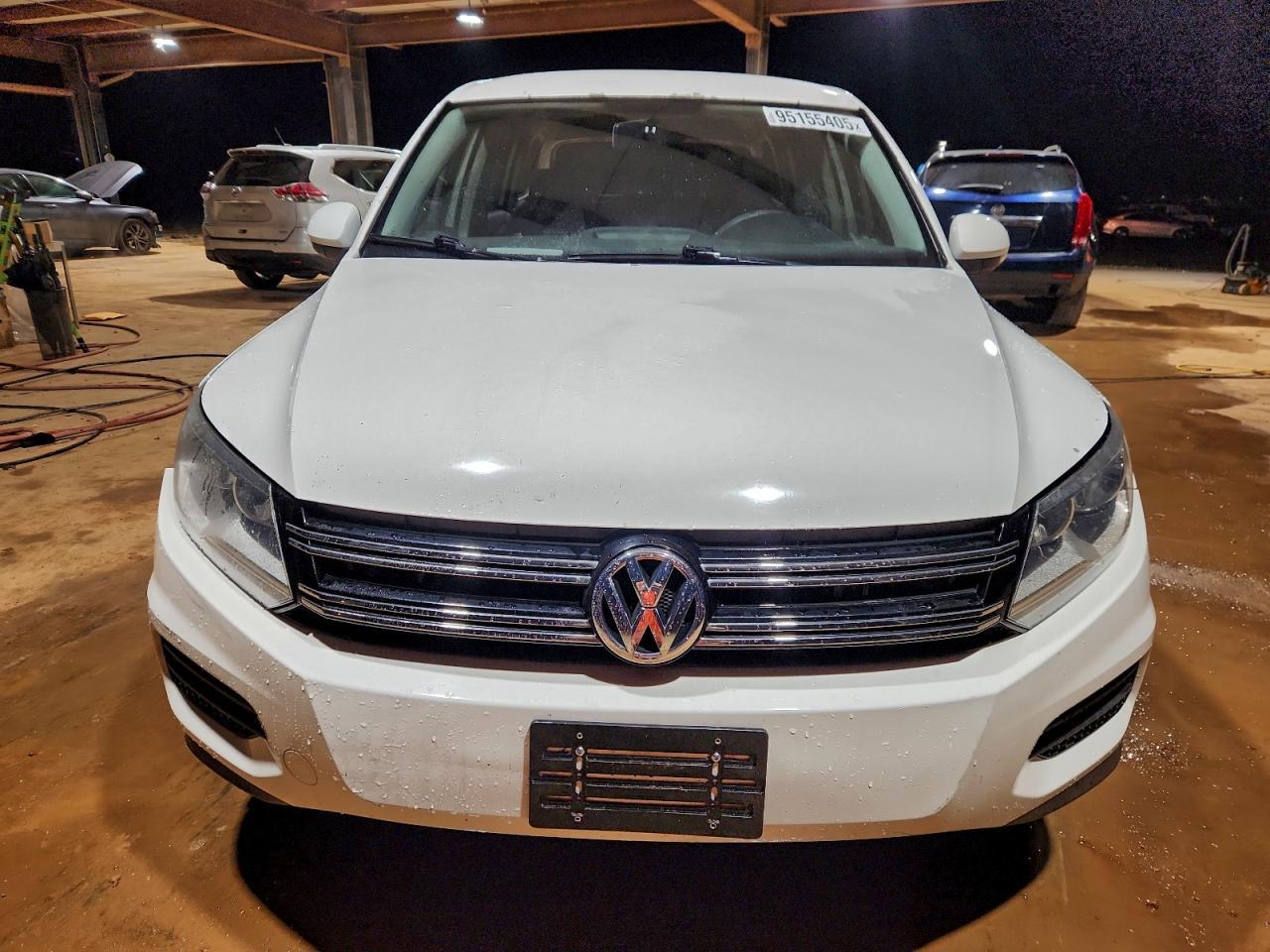 2014 Volkswagen Tiguan S - Image 5