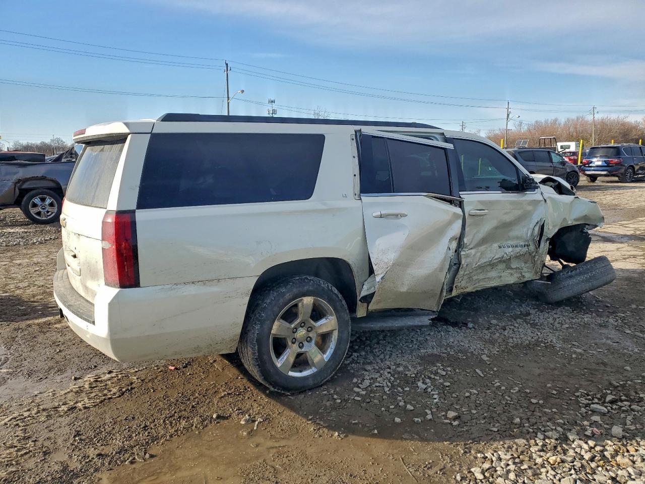 2015 Chevrolet Suburban K1500 Lt - Фото 3
