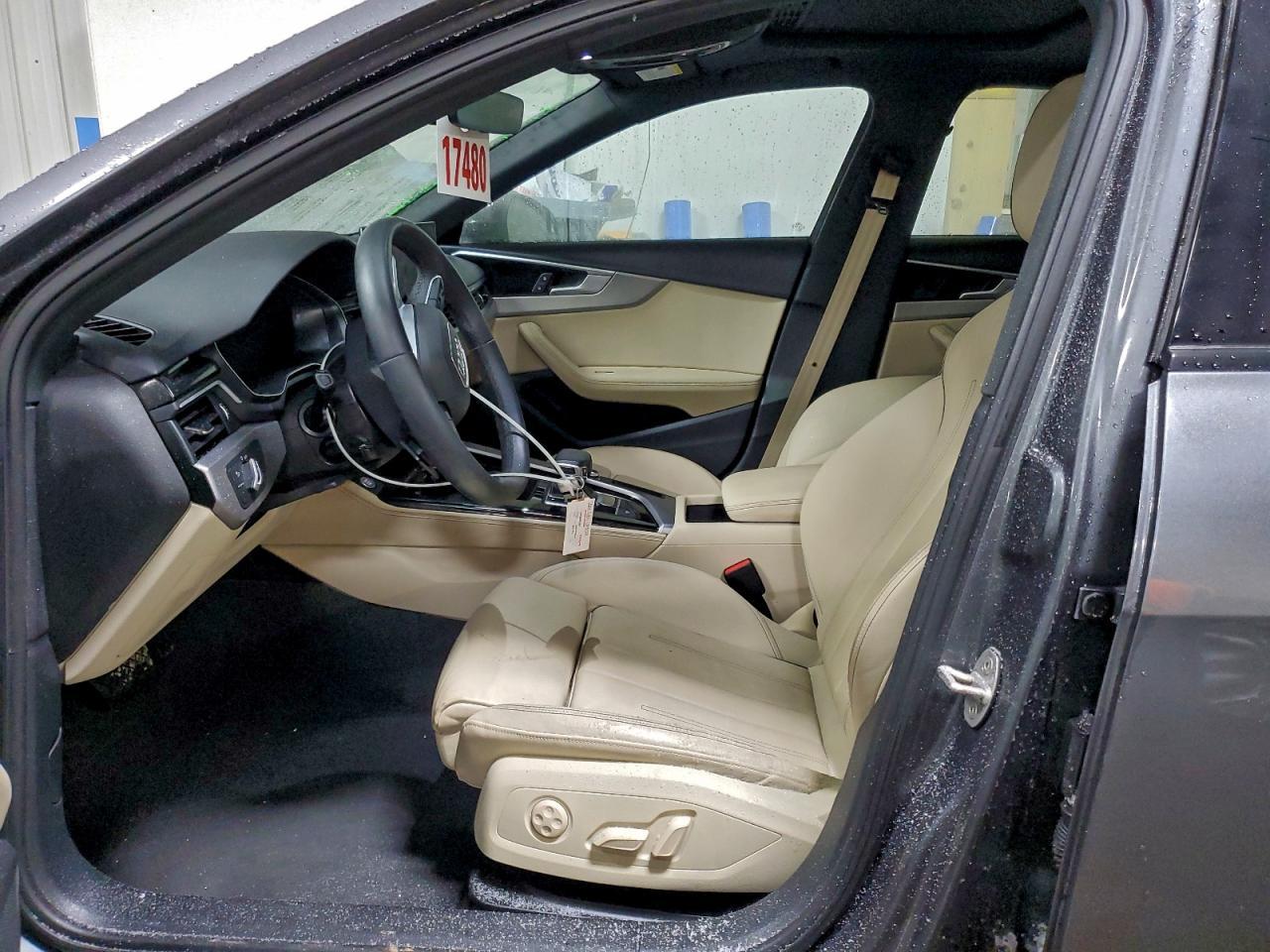 2022 Audi A4 Premium Plus 45 - Фото 7
