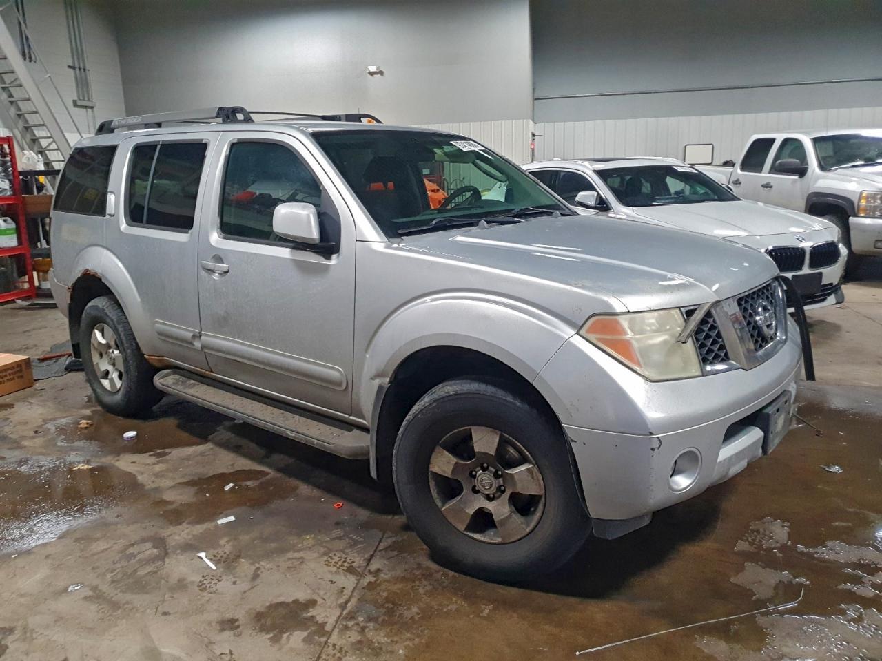 2005 Nissan Pathfinder Le - Image 4