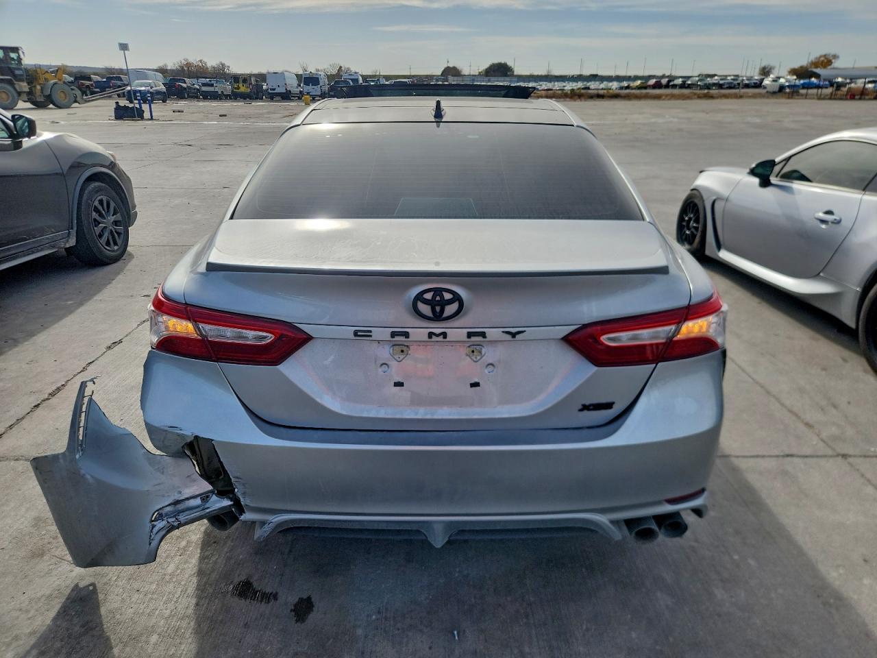 2020 Toyota Camry Xse - Фото 6
