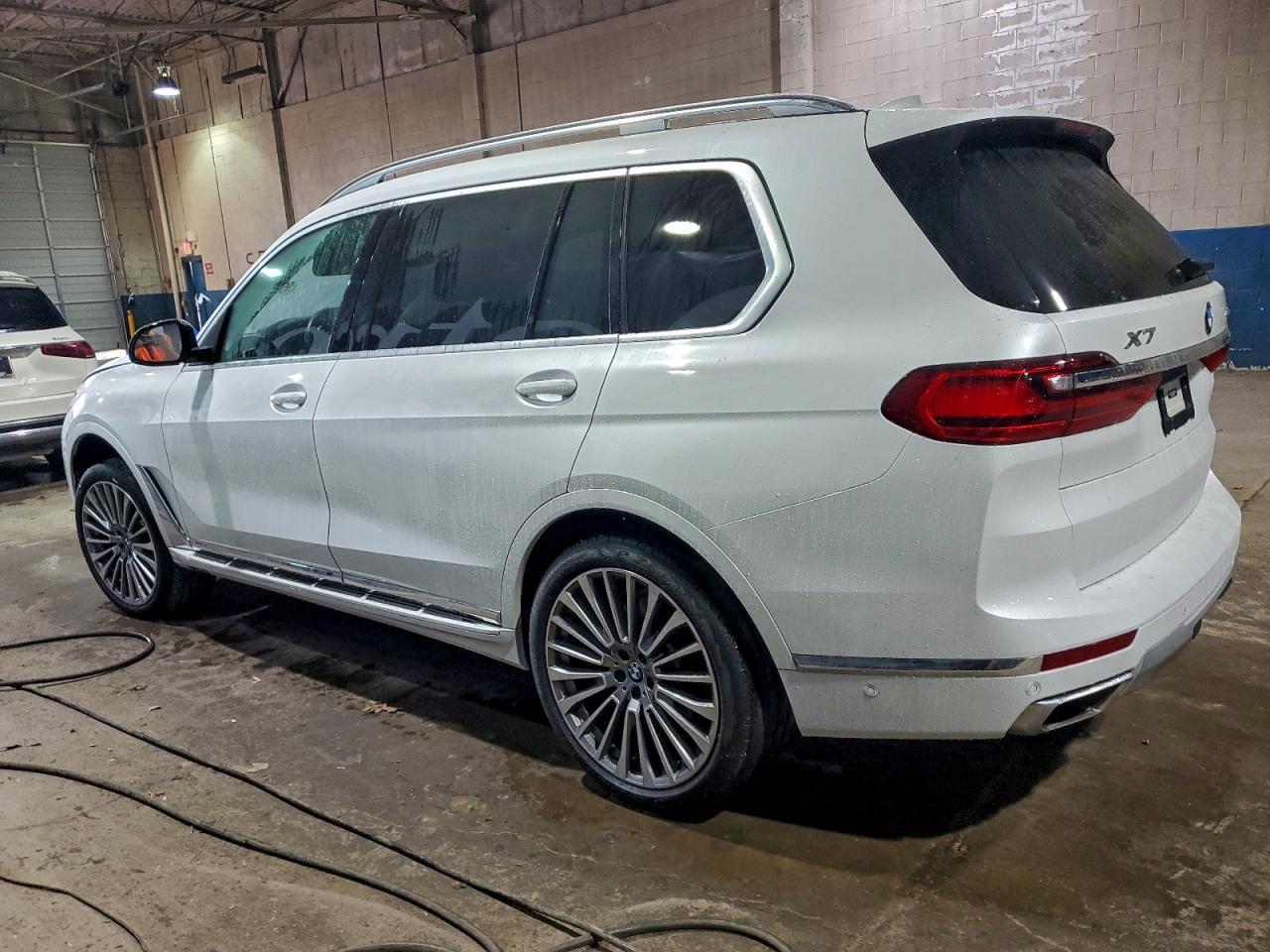 2022 BMW X7 xDrive40I - Image 2