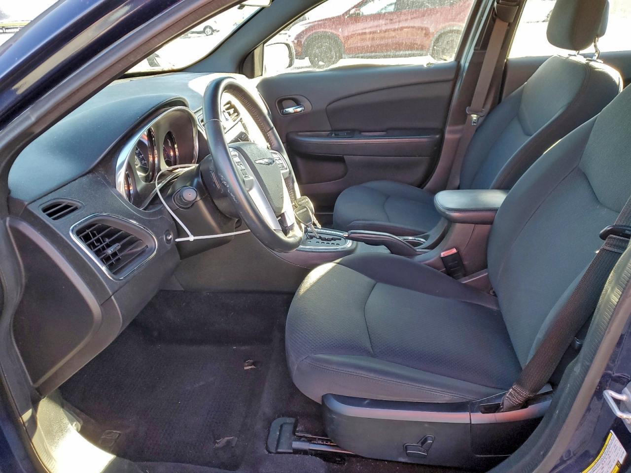 2014 Chrysler 200 Touring - Фото 7