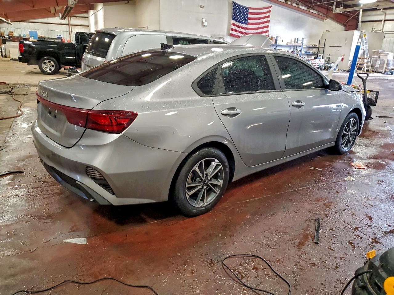 2024 Kia Forte Lx - Фото 3