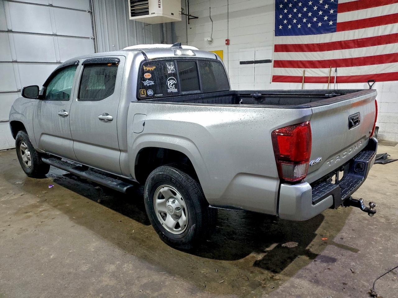 2022 Toyota Tacoma Double Cab - Фото 2