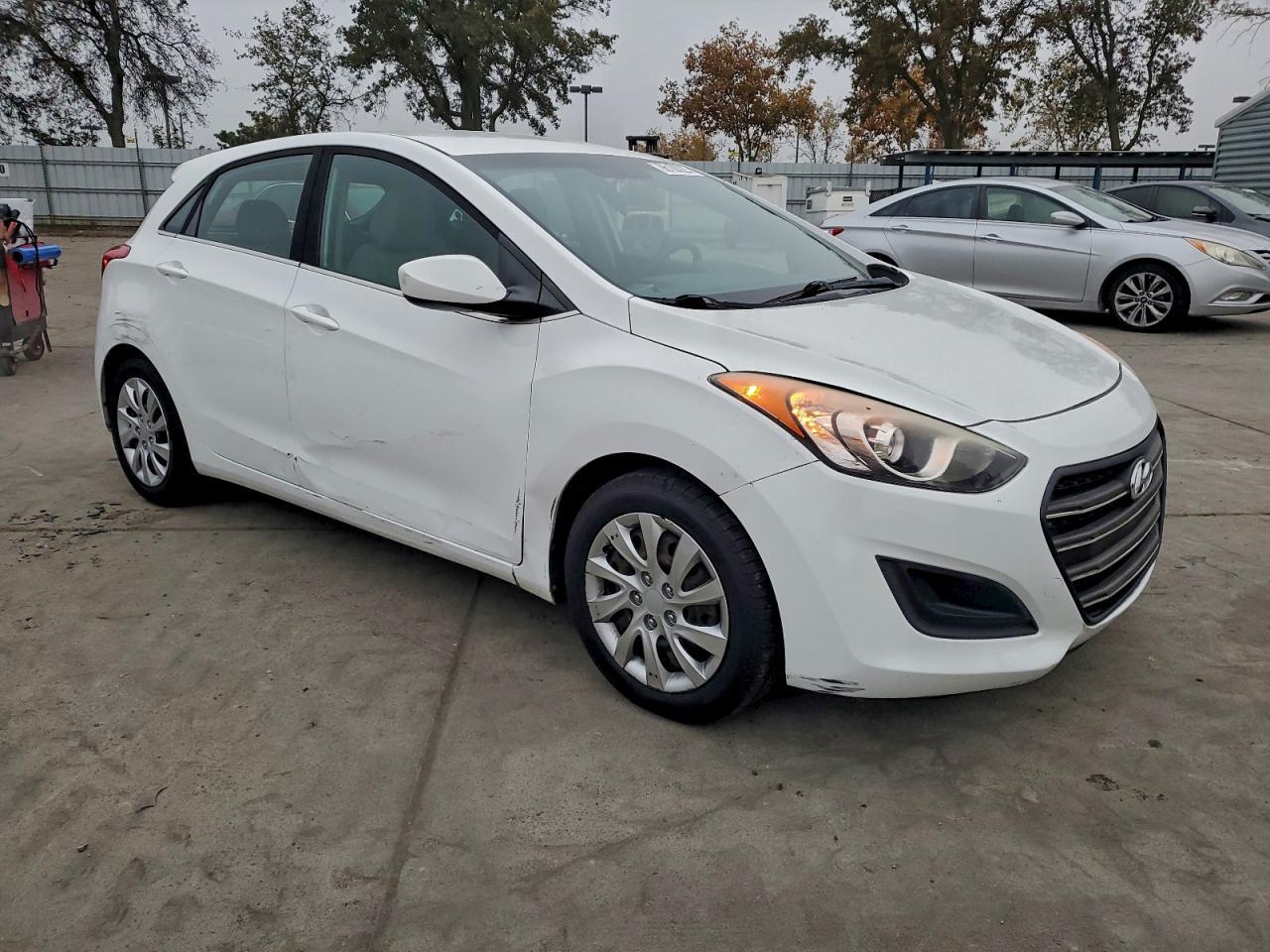 2017 Hyundai Elantra Gt - Фото 4