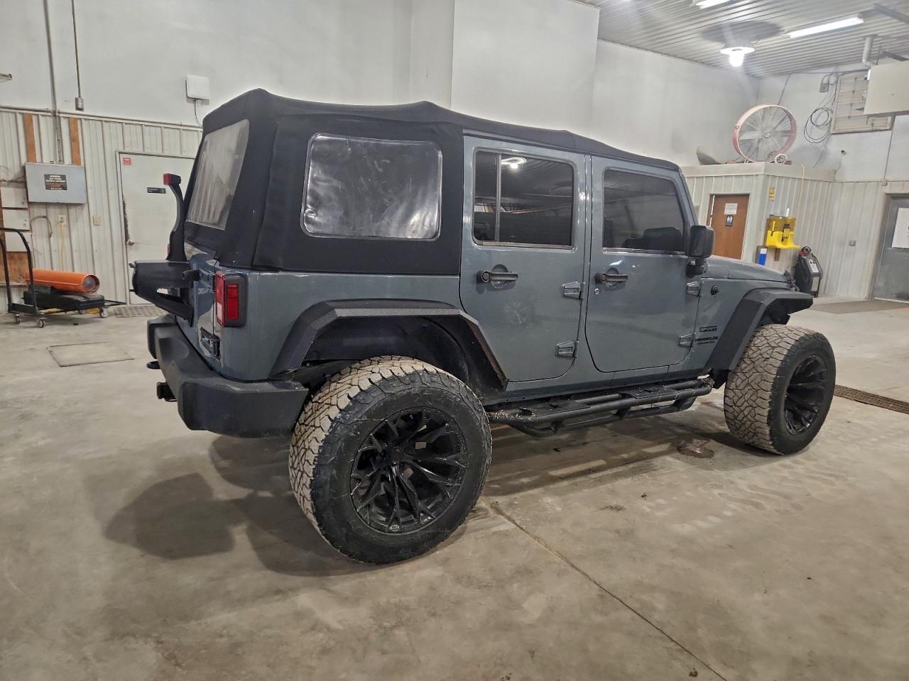 2015 Jeep Wrangler Unlimited Sport - Image 3