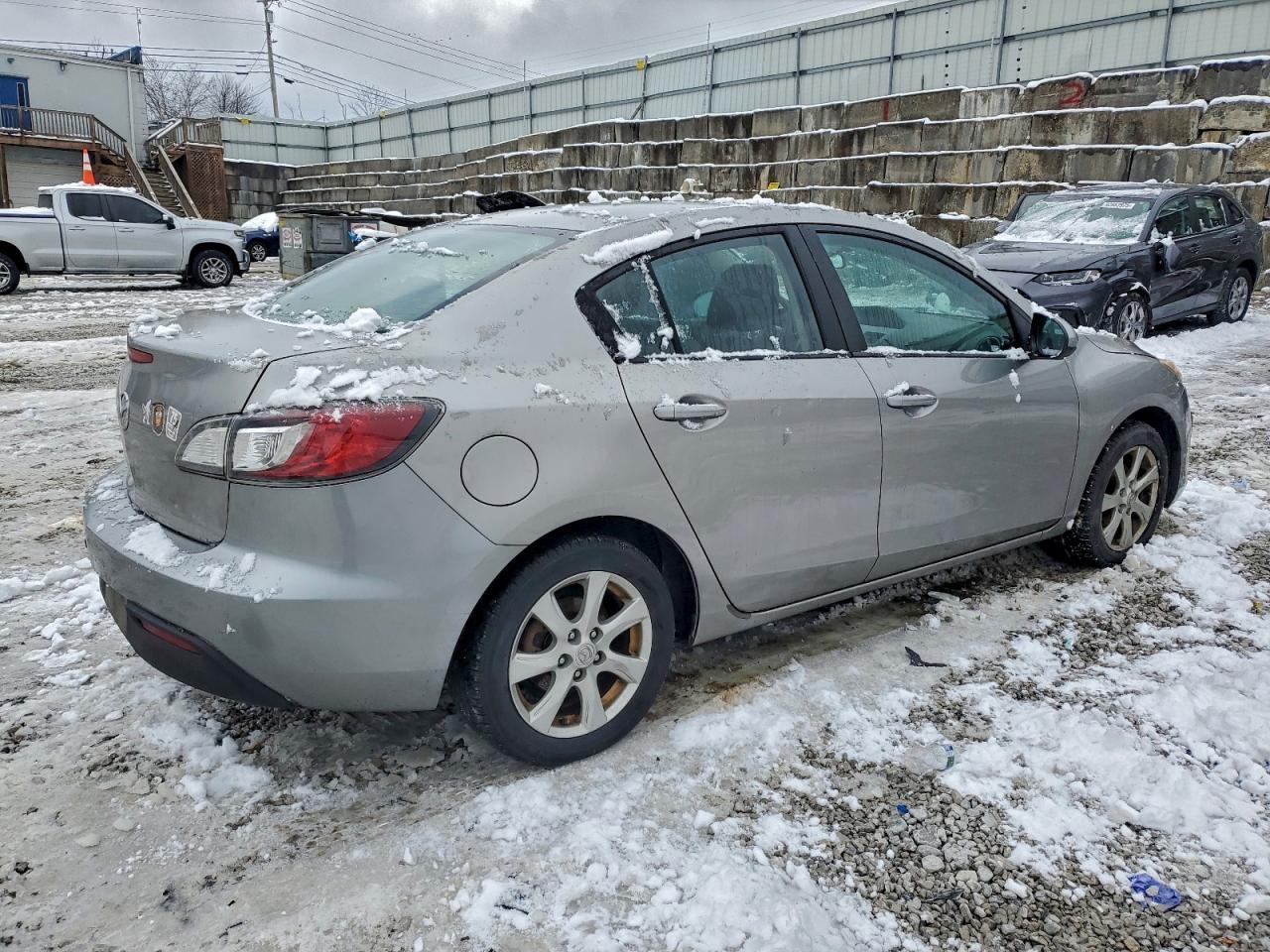 2011 Mazda 3 I - Image 3
