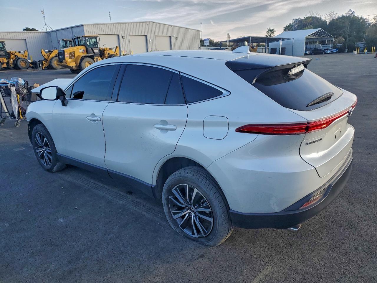 2024 Toyota Venza Le - Фото 2