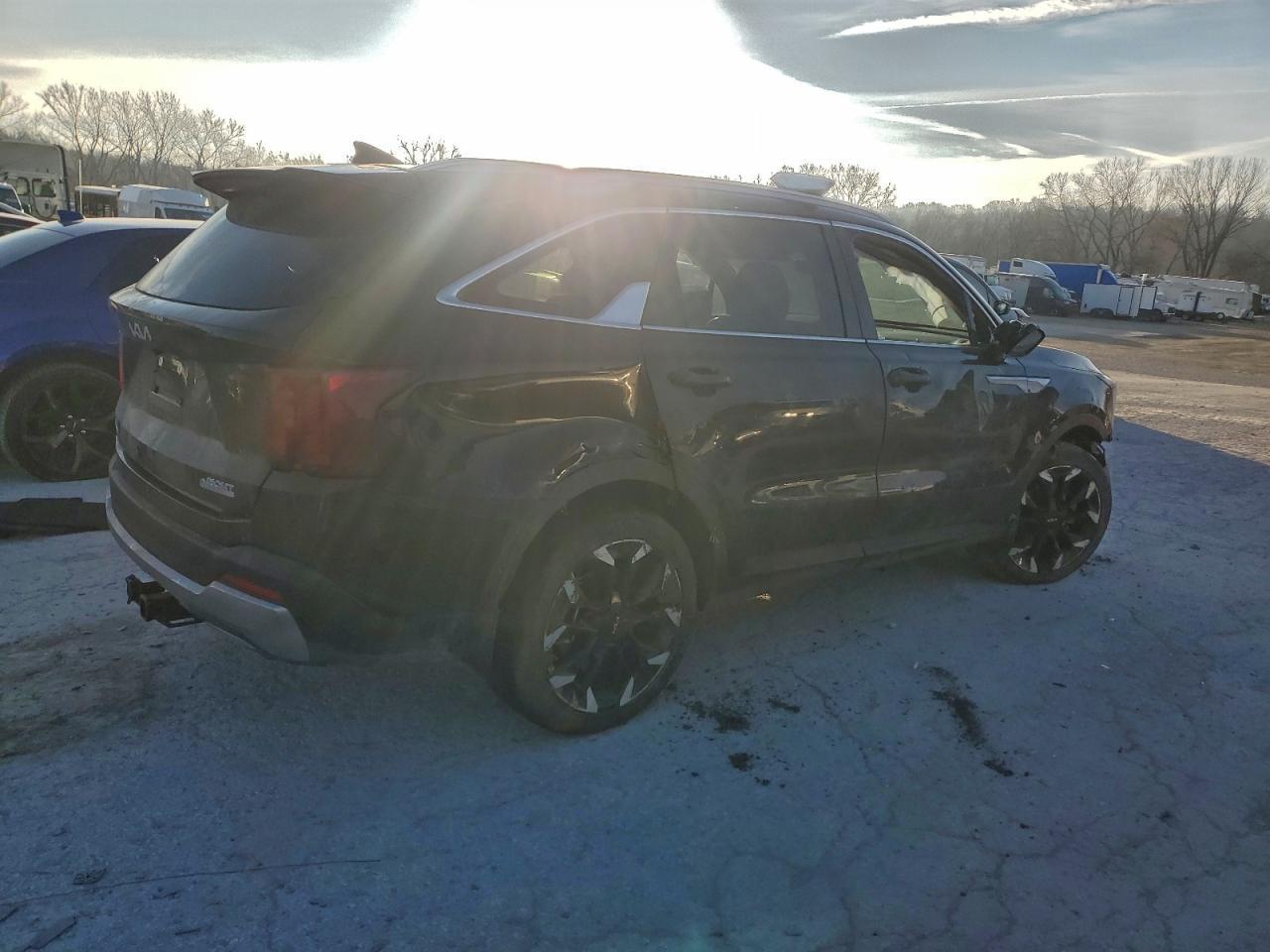 2025 Kia Sorento Sx - Image 3