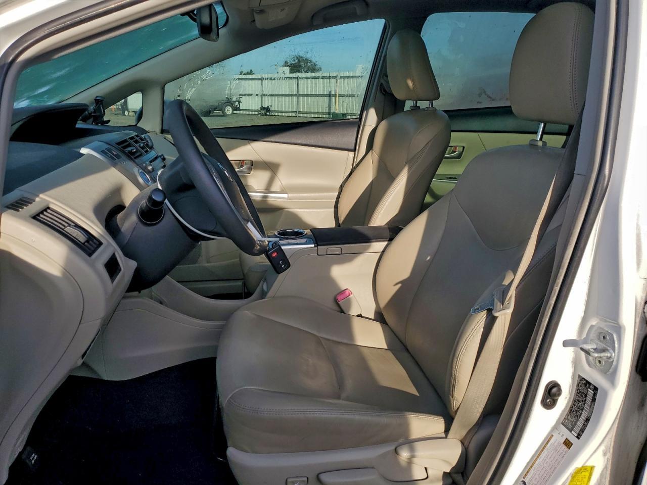 2012 Toyota Prius V - Фото 7