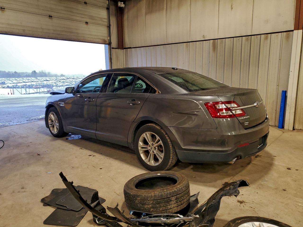 2015 Ford Taurus Sel - Image 2