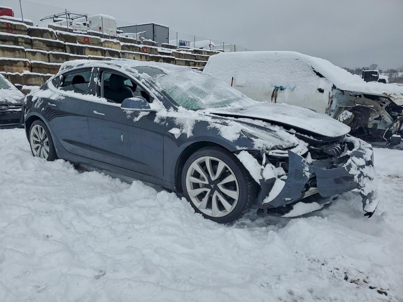 2020 Tesla Model 3 - Фото 4